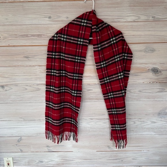 NWOT Burberry Giant Check Cashmere
Scarf $795